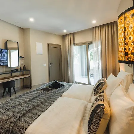 Eliros Mare Beachfront Poem Otel